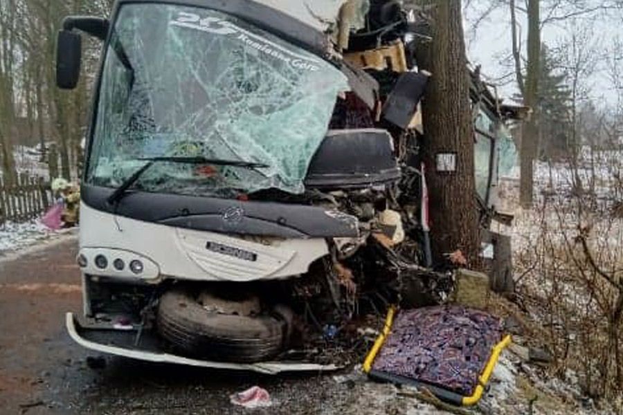 Wypadek autobusu - 9 osób w szpitalu
