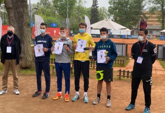 Szczawieńscy tenisiści z wynikami w zawodach