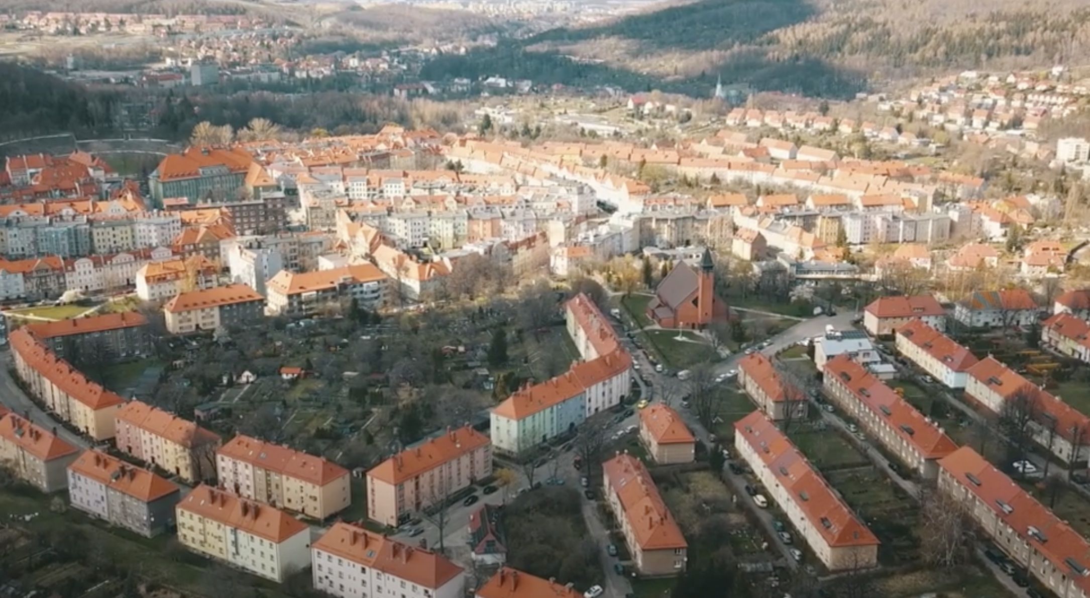 Nowe Miasto na filmie z drona