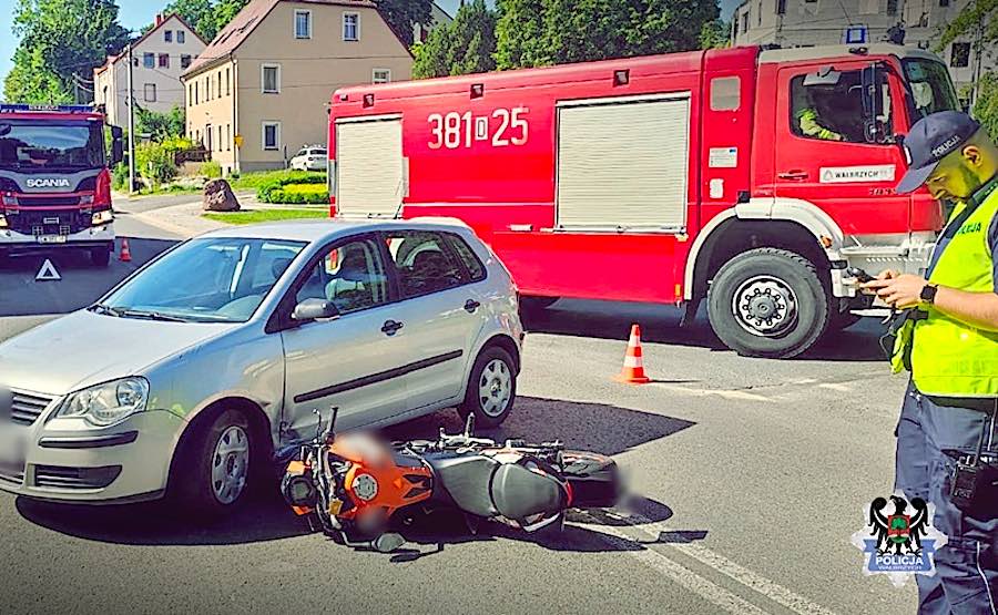 Wypadek w Jedlinie, motocyklista w szpitalu
