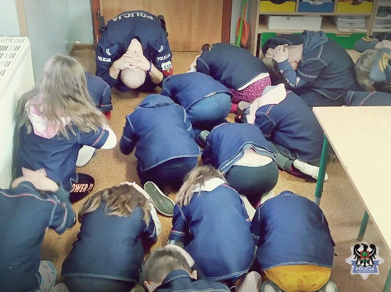 Wałbrzyscy policjanci rozmawiali z przedszkolakami o bezpieczeństwie