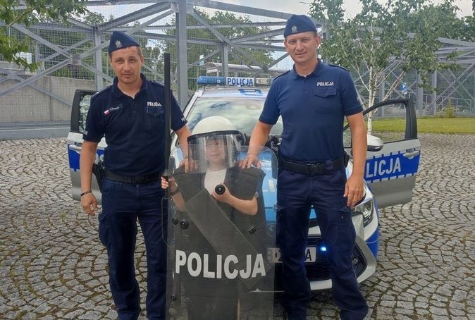 Policjanci promowali swój zawód wśród dzieci
