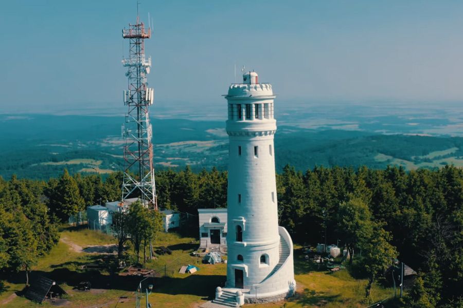 Wieża na Wielkiej Sowie po remoncie (VIDEO)
